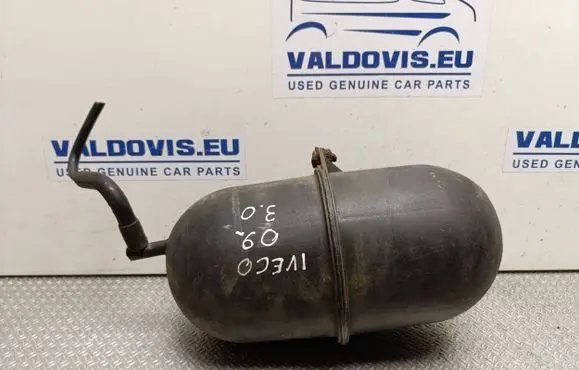 Vacuum air tank