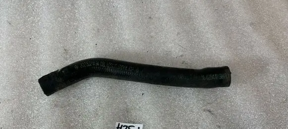 Mercedes-Benz C W202 Engine coolant pipe/hose 2028321494