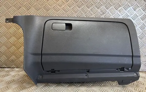 Volkswagen Golf V Glove box 1K1857290