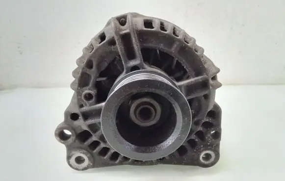 Volkswagen Golf IV Generator/alternator 028903028D