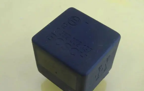 Mercedes-Benz C W202 Other relay 0015426519 0332002197