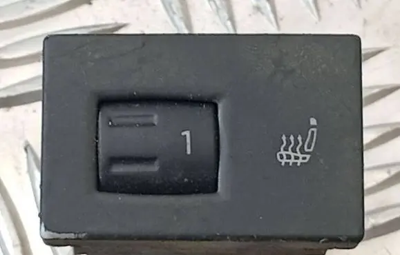 Volkswagen Touareg I Seat heating switch 7L6963564