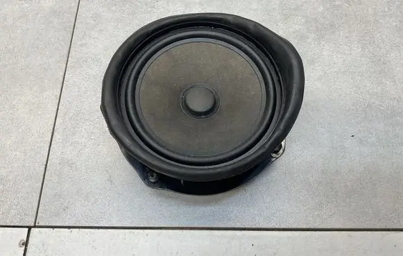 Skoda Octavia Mk3 (5E) Front door speaker 5E0035411J