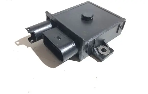 BMW 5 E60 E61 Glow plug pre-heat relay 7801201