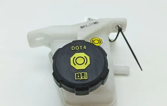 KIA EV6 Brake fluid reservoir 