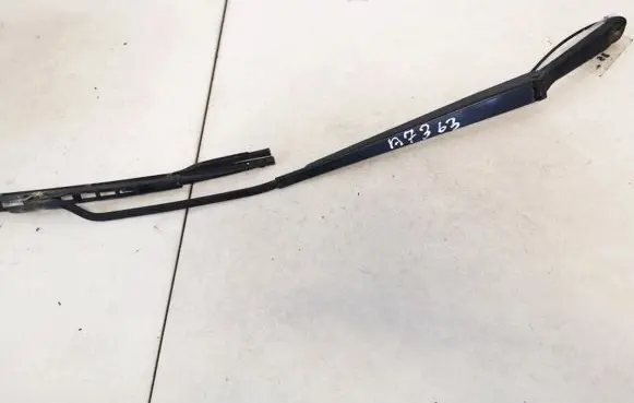 Ford Focus Front wiper blade arm xs4117526bc