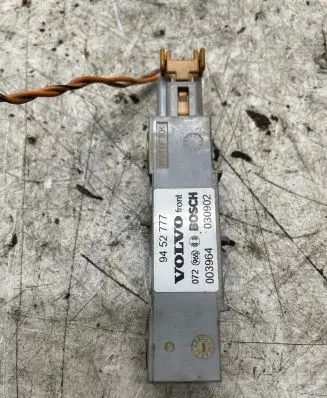 Volvo S60 Airbag deployment crash/impact sensor 9452777 030902 003964