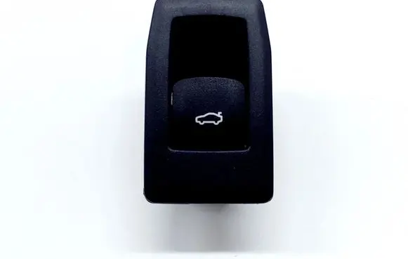 BMW 3 G20 G21 Tailgate/boot open switch button 7948786