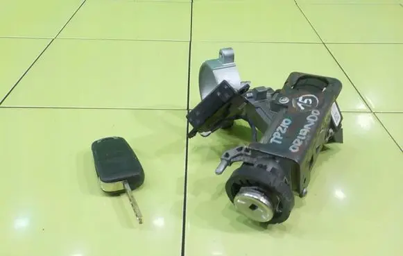 Chevrolet Orlando Ignition lock 4121694