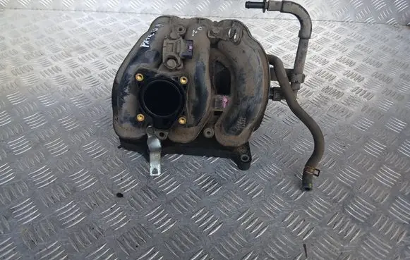 Toyota Yaris Intake manifold