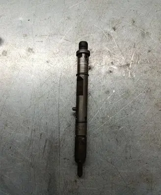 Audi A6 S6 C5 4B Fuel injector 059130201a