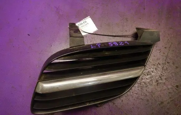 Nissan Almera Tino Front bumper lower grill 