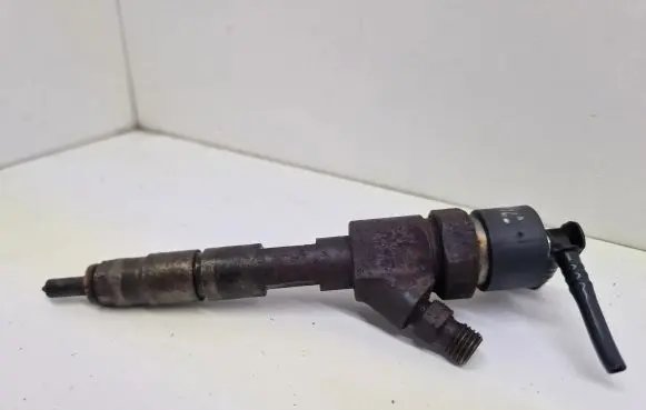 Fuel injector