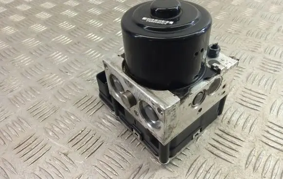 BMW X3 F25 ABS Pump 6859758