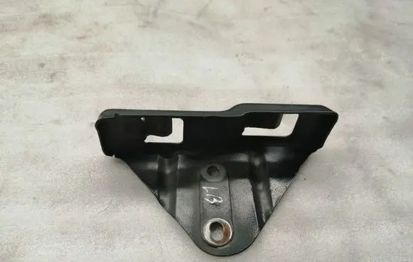 Toyota Avensis T250 Headlight/headlamp mounting bracket 5208105020
