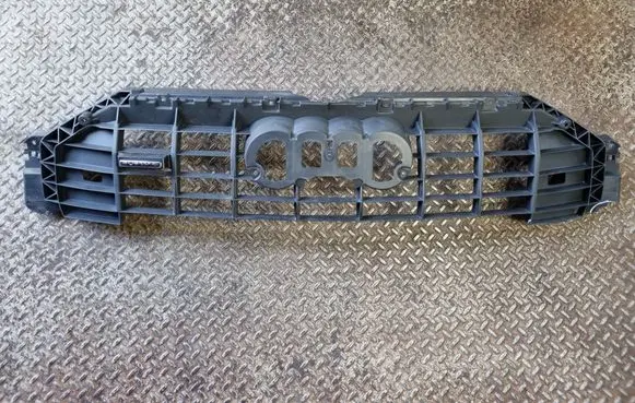 Audi Q3 F3 Front bumper upper radiator grill 83A853692A