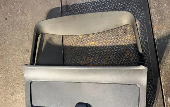 Skoda Octavia Mk3 (5E) Tailgate/boot lid cover trim braknumeruczci