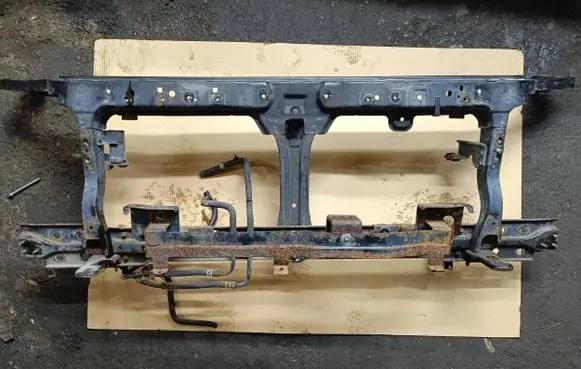 Radiator support slam panel bracket