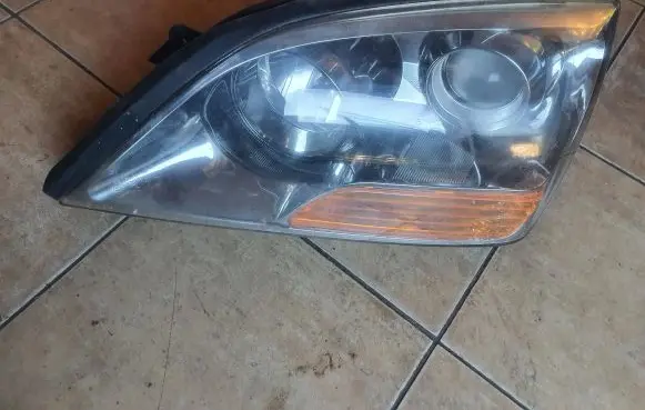 KIA Sorento Headlight/headlamp 921013E5 2125 L1320