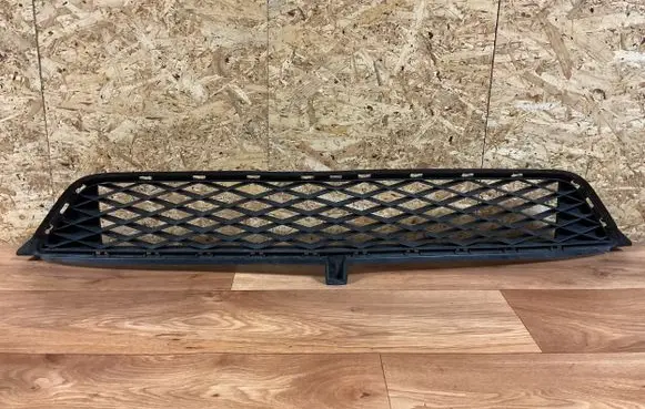 Mercedes-Benz B W245 Front bumper lower grill A1698851922 112179981
