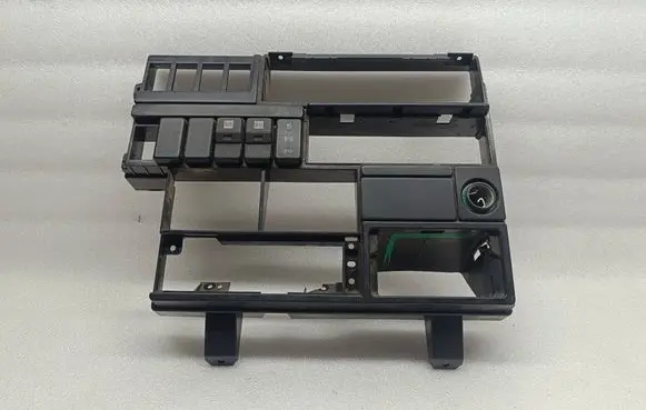 Volkswagen Transporter - Caravelle T4 Radio/GPS head unit trim 