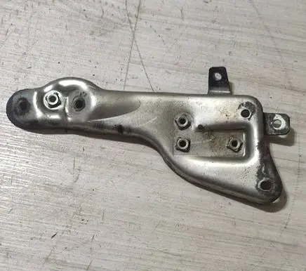 Mercedes-Benz CLA C117 X117 W117 Engine mounting bracket A6510901041