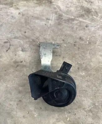 Audi A3 S3 8V Horn signal 5Q0951223F 8V0951209C 5Q0951225