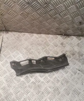 Front bumper mounting bracket