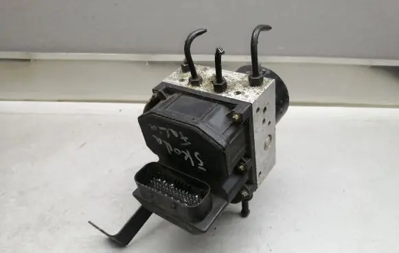 Skoda Fabia Mk1 (6Y) ABS Pump 6Q0614117E 0265222006 0265800003