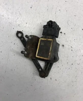 Mercedes-Benz E W211 Air suspension front height level sensor A0105427717