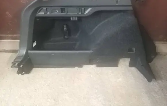 Skoda Octavia Mk4 Trunk/boot side trim panel 5E7867427C