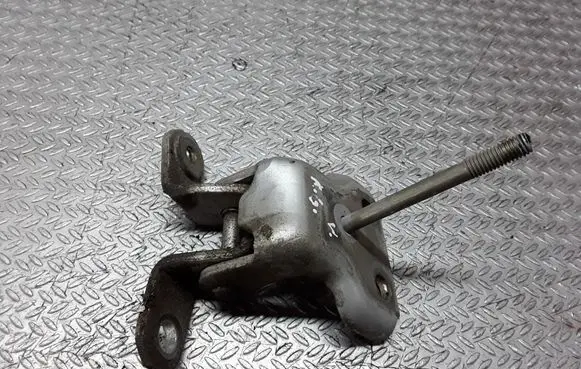 Suzuki Grand Vitara I Rear door upper hinge