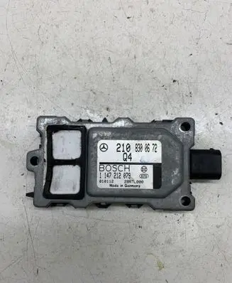 Mercedes-Benz E W210 Aerial antenna amplifier 2108300672 1147212079