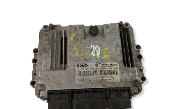 Renault Megane II Engine control unit/module 8200391966 0281011776 8200386508