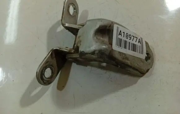 KIA Ceed Front door upper hinge 