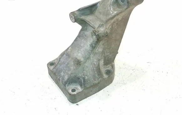 Mercedes-Benz E W211 Engine mounting bracket A6112230704