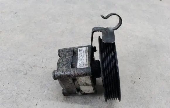 Volvo XC90 Power steering pump 31202933