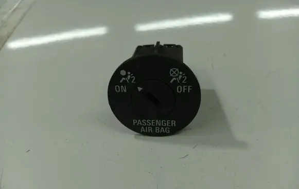 Opel Insignia A Passenger airbag on/off switch 13268602