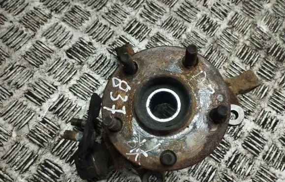 Toyota Avensis T250 Front wheel hub