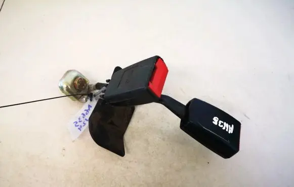 Audi A4 S4 B5 8D Middle seatbelt buckle (rear) 8d0857739d