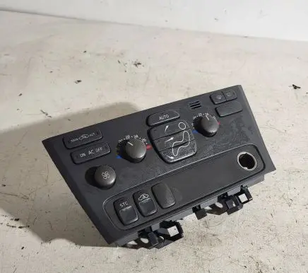 Volvo V70 Climate control unit 7923