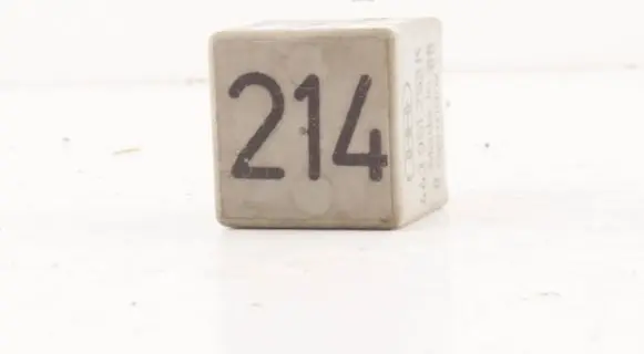 Volkswagen PASSAT B5 Other relay 443951253K