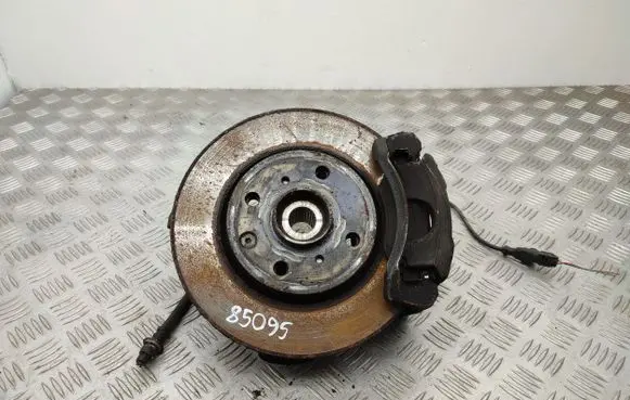 Toyota Aygo AB40 Front wheel hub