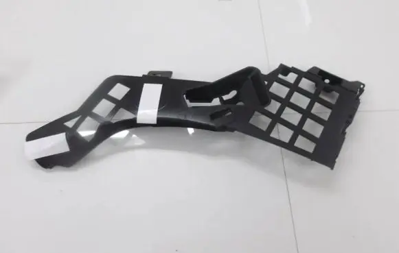 Mercedes-Benz CLA C117 X117 W117 Front bumper mounting bracket A1178856400