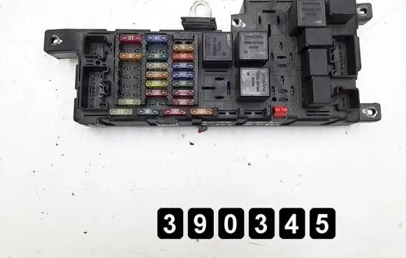 Volvo V70 Fuse module 8678449