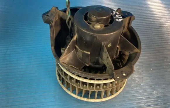 Chrysler Pacifica Heater fan/blower AY1661000346 E2105