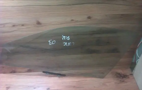 Honda Civic Front door window glass four-door