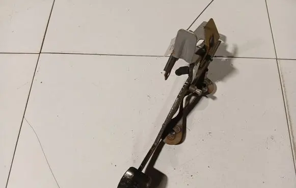 Renault Clio IV Brake pedal 