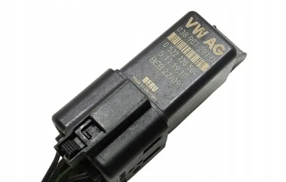 Volkswagen Caddy Glow plug pre-heat relay 038907281D