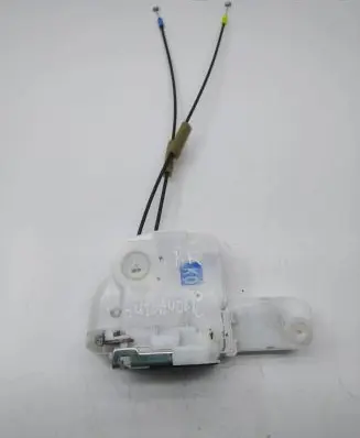 Mitsubishi Outlander Front door lock
